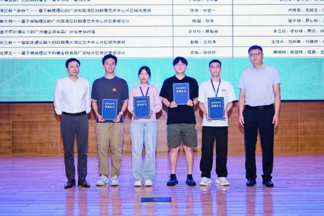 55c533657bd542442087e944a8a95cb3